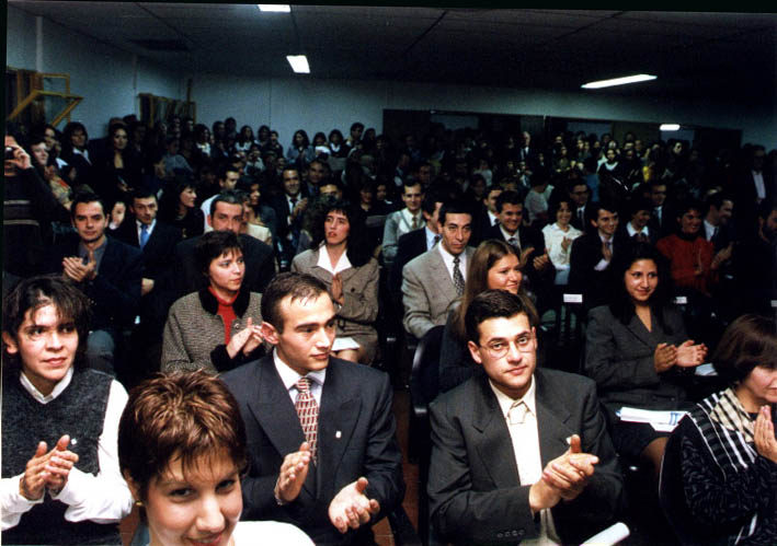 Vista parcial de los graduados presentes