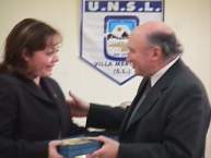 Entrega de Recordatorio a miembros Pro-Facultad