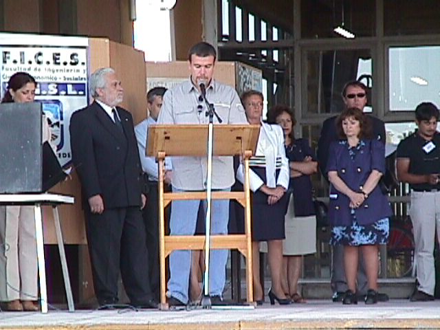 ingreso2002/ceum-gr.jpg