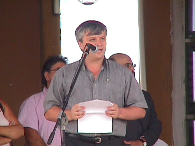 ingreso2003/decano-gr.jpg